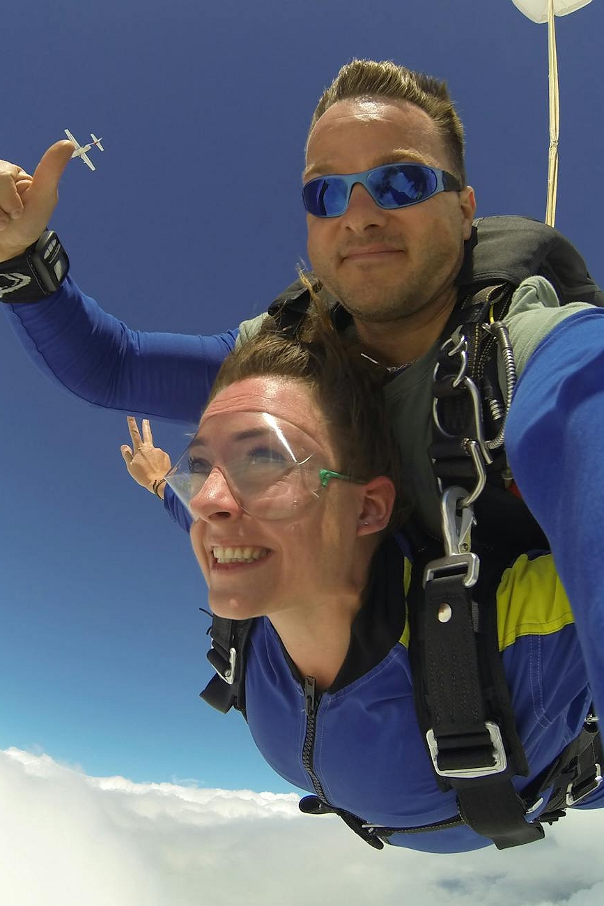 Skydiving Skydiving